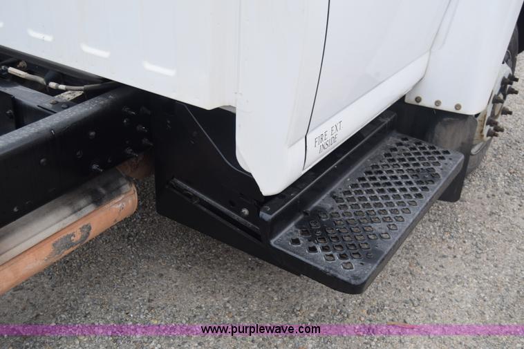 image for item K4901 2007 Chevrolet C4500 truck cab and chassis