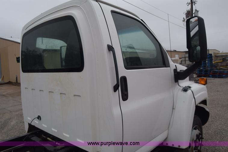 image for item K4901 2007 Chevrolet C4500 truck cab and chassis