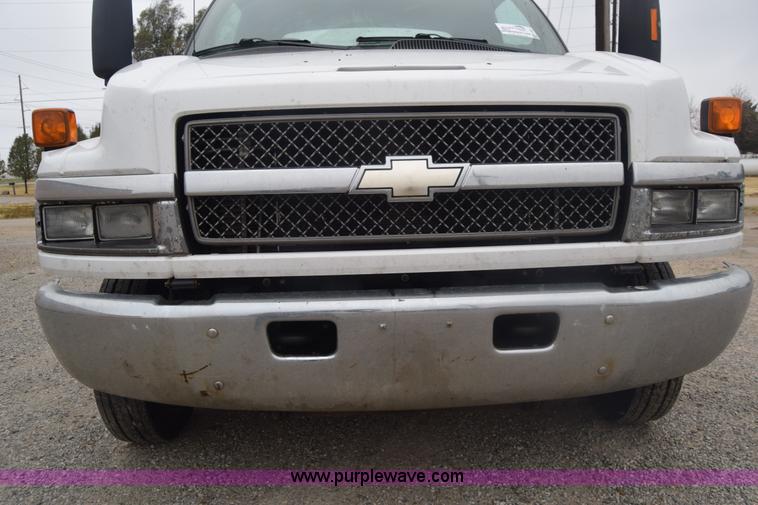 image for item K4901 2007 Chevrolet C4500 truck cab and chassis