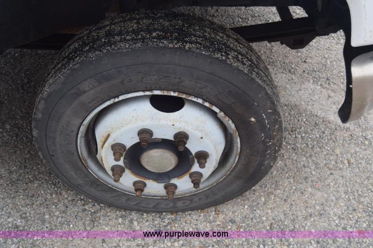 image for item K4901 2007 Chevrolet C4500 truck cab and chassis