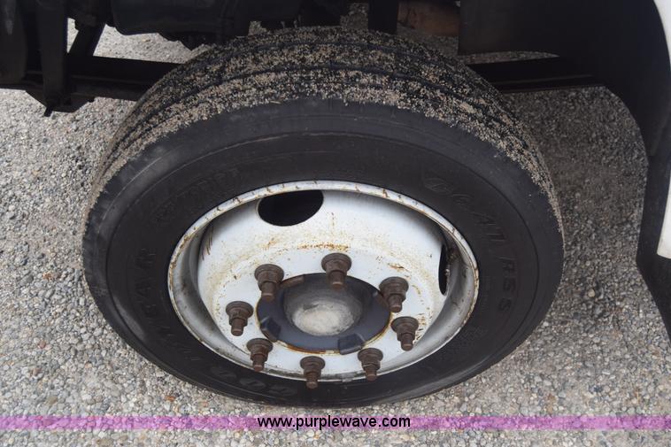 image for item K4901 2007 Chevrolet C4500 truck cab and chassis