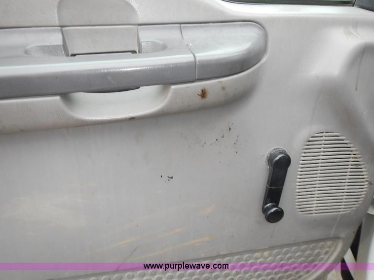 image for item L3573 1999 Ford F350 Super Duty XL flatbed pickup truck