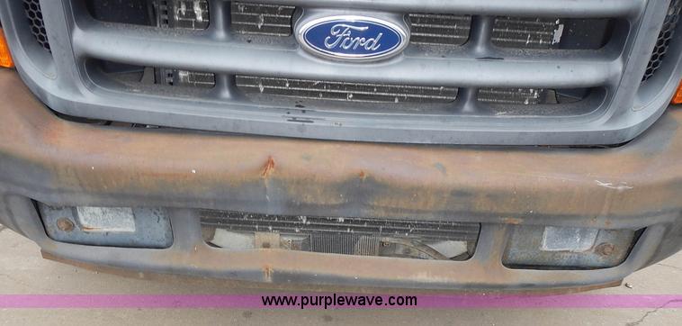 image for item L3573 1999 Ford F350 Super Duty XL flatbed pickup truck