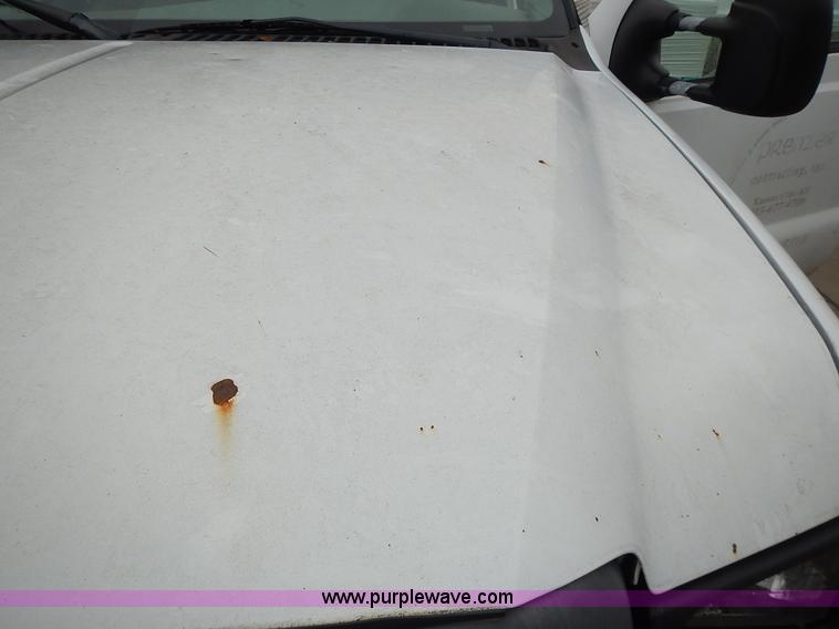 image for item L3573 1999 Ford F350 Super Duty XL flatbed pickup truck