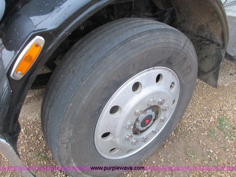 image for item L3903 1987 Peterbilt 349 dump truck