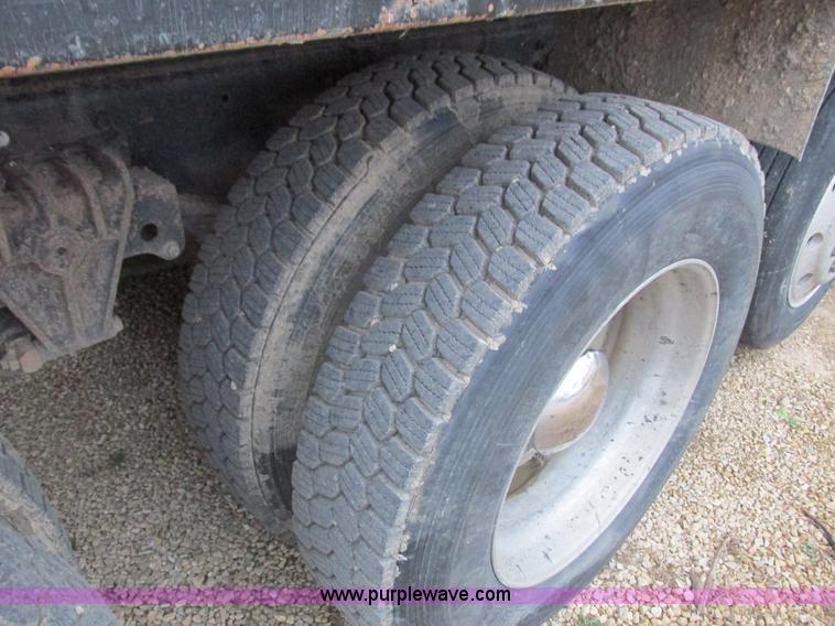 image for item L3903 1987 Peterbilt 349 dump truck