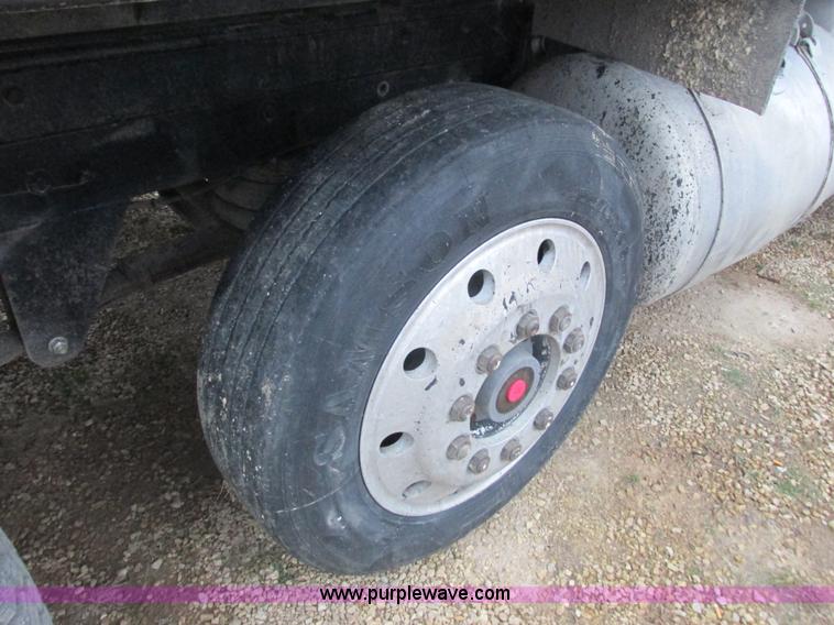 image for item L3903 1987 Peterbilt 349 dump truck