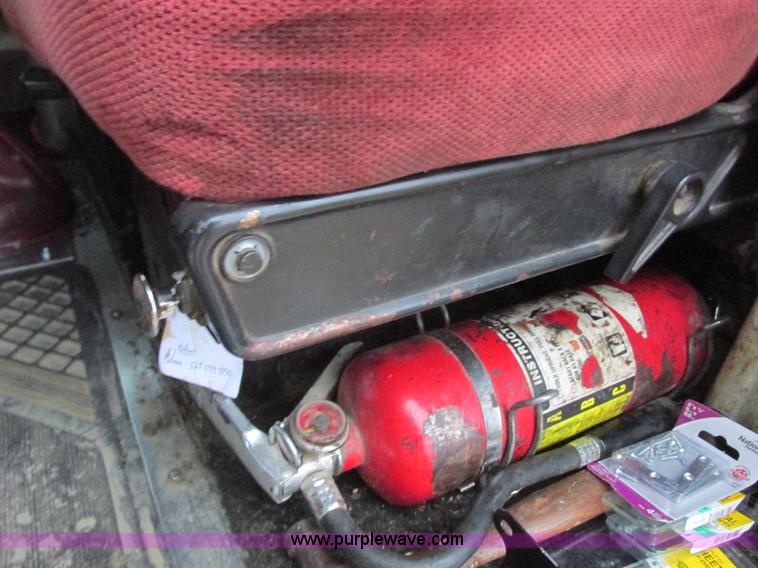 image for item L3903 1987 Peterbilt 349 dump truck