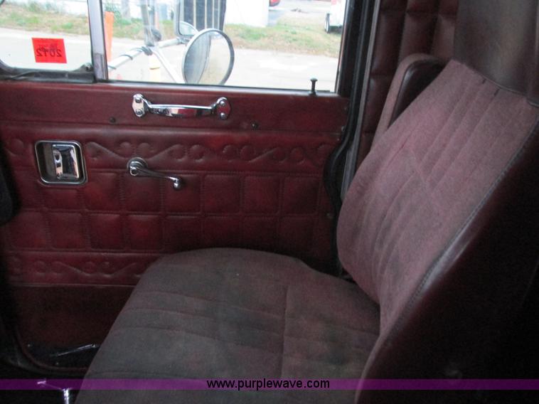 image for item L3903 1987 Peterbilt 349 dump truck