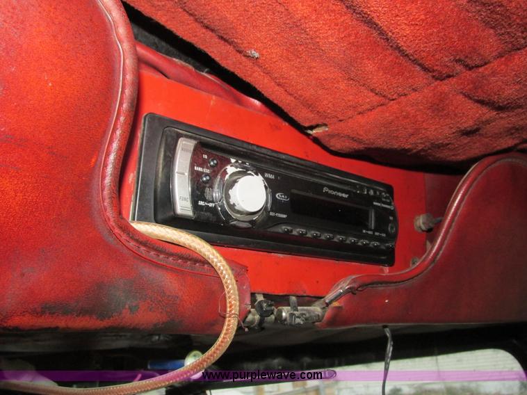 image for item L3903 1987 Peterbilt 349 dump truck