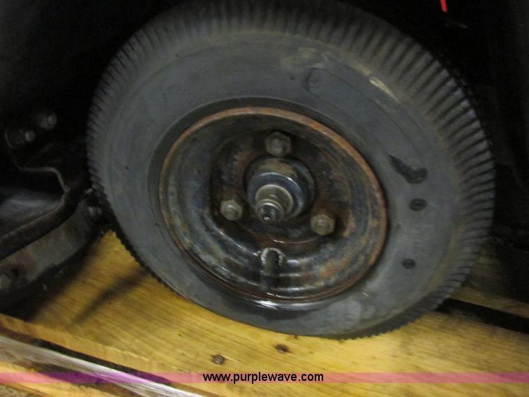 image for item L3905 Tennant 480 floor scrubber