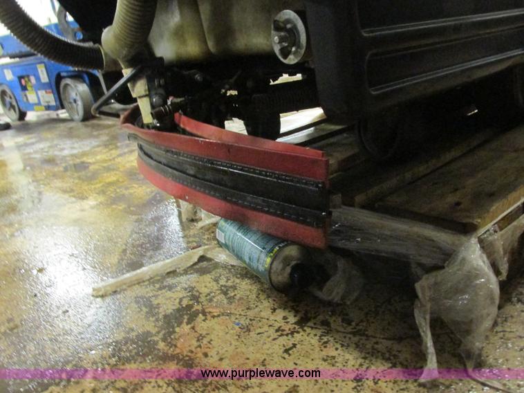 image for item L3905 Tennant 480 floor scrubber