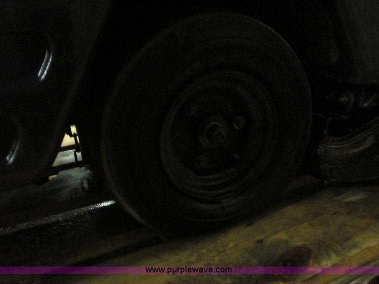 image for item L3905 Tennant 480 floor scrubber