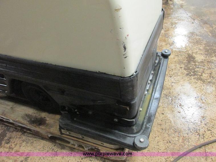 image for item L3905 Tennant 480 floor scrubber