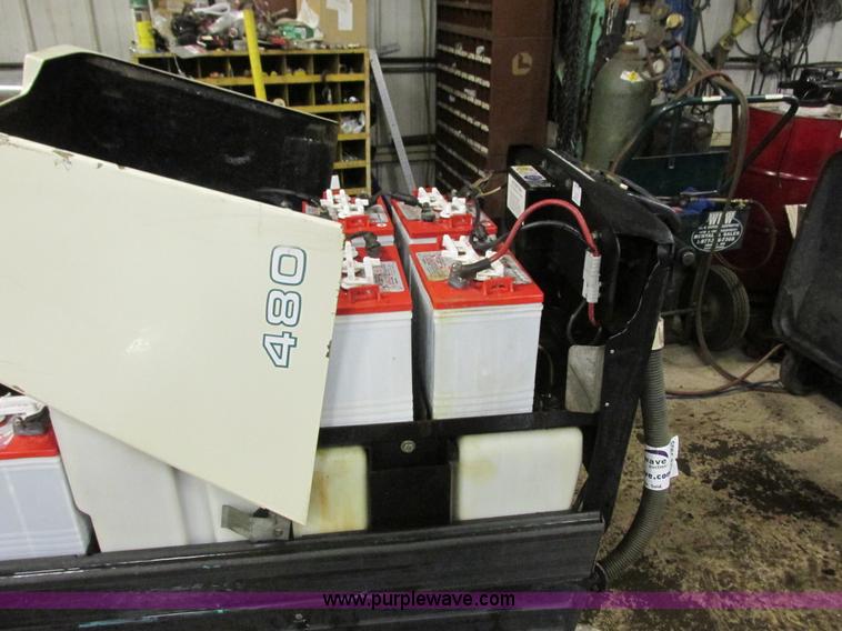 image for item L3905 Tennant 480 floor scrubber