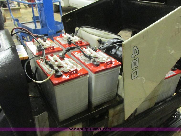 image for item L3905 Tennant 480 floor scrubber