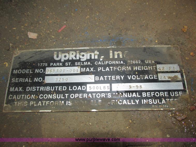 image for item L3906 1999 Up Right Tm-12 vertical lift