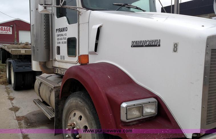 image for item L6005 1998 Kenworth T800 semi truck