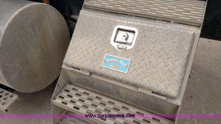 image for item L6005 1998 Kenworth T800 semi truck