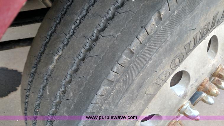 image for item L6005 1998 Kenworth T800 semi truck