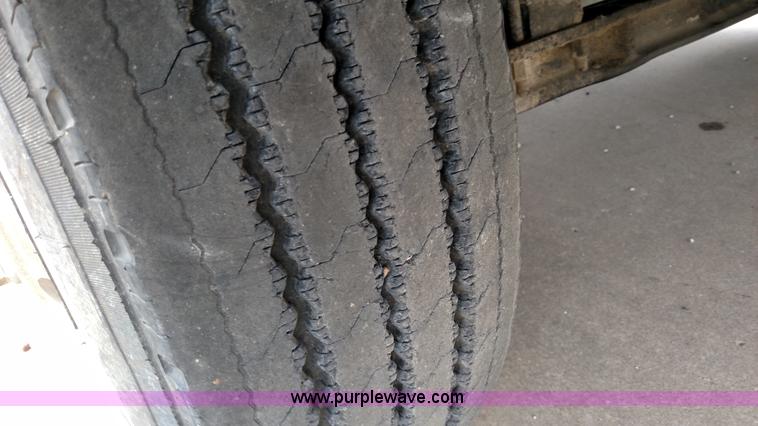 image for item L6005 1998 Kenworth T800 semi truck