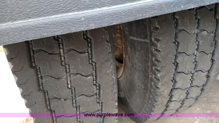 image for item L6005 1998 Kenworth T800 semi truck