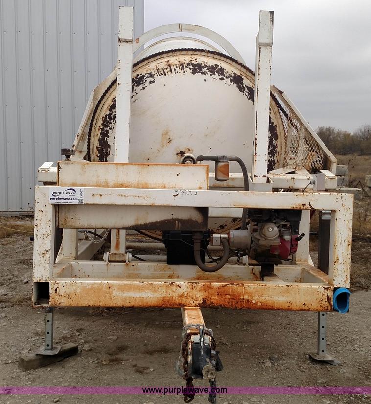 image for item L6007 Right Manufacturing 3DH-CC4 rotary rock tumbler