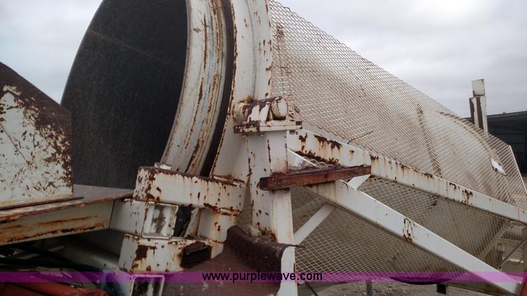 image for item L6007 Right Manufacturing 3DH-CC4 rotary rock tumbler