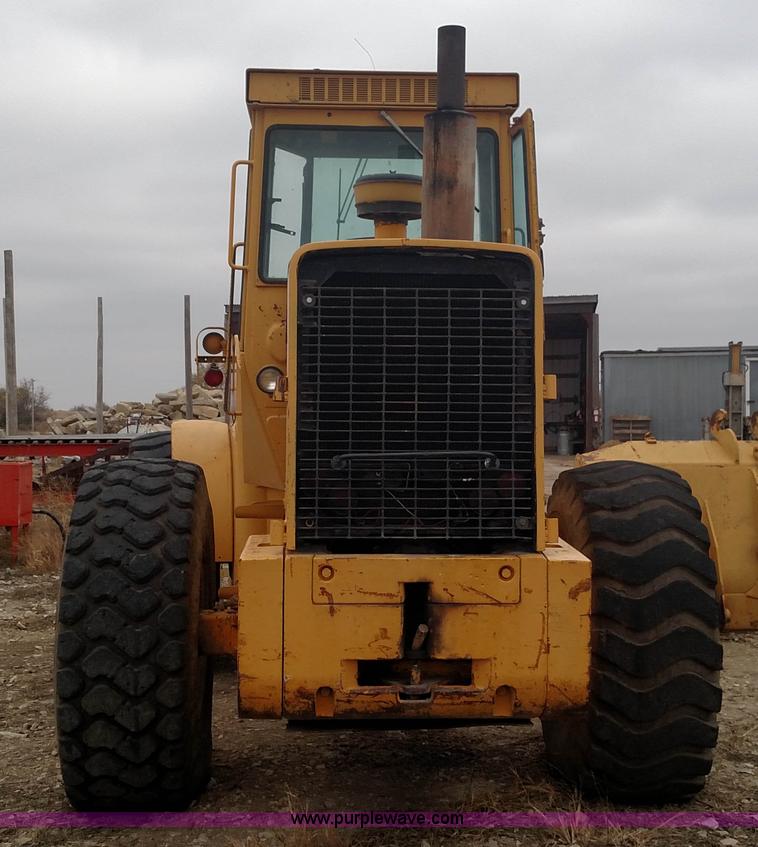 image for item L6010 1983 John Deere 644C wheel loader