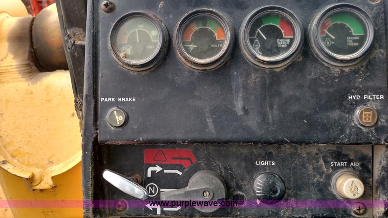 image for item L6010 1983 John Deere 644C wheel loader