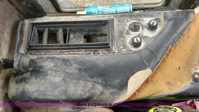 image for item L6010 1983 John Deere 644C wheel loader