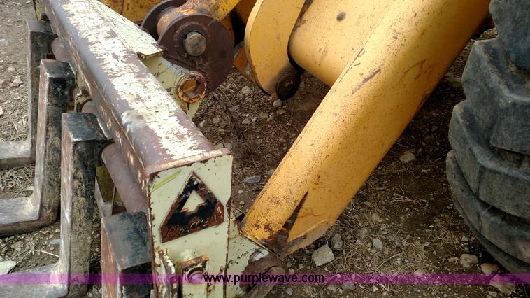 image for item L6010 1983 John Deere 644C wheel loader