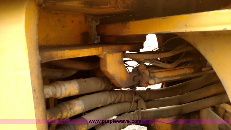 image for item L6010 1983 John Deere 644C wheel loader