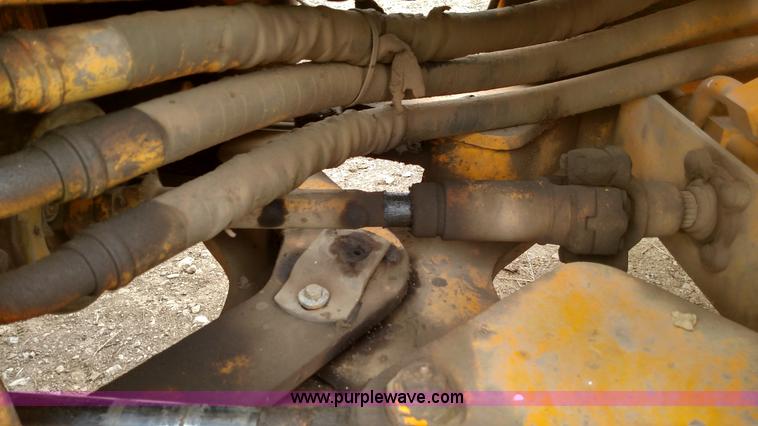 image for item L6010 1983 John Deere 644C wheel loader