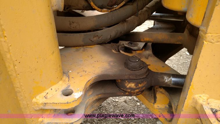 image for item L6010 1983 John Deere 644C wheel loader