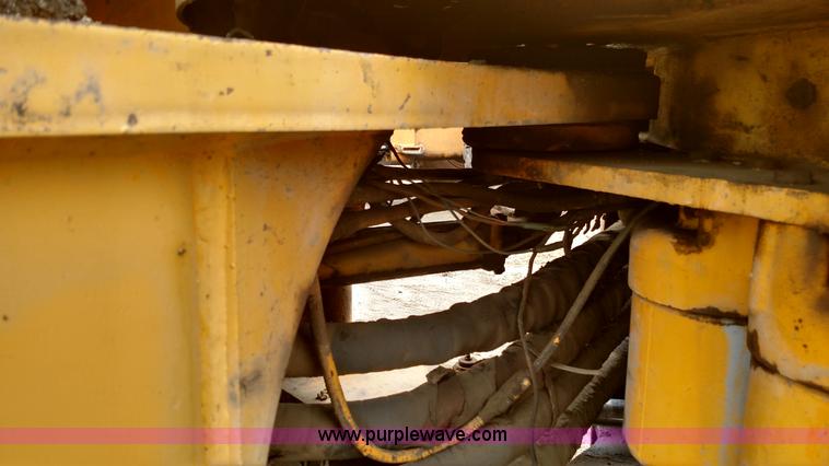 image for item L6010 1983 John Deere 644C wheel loader