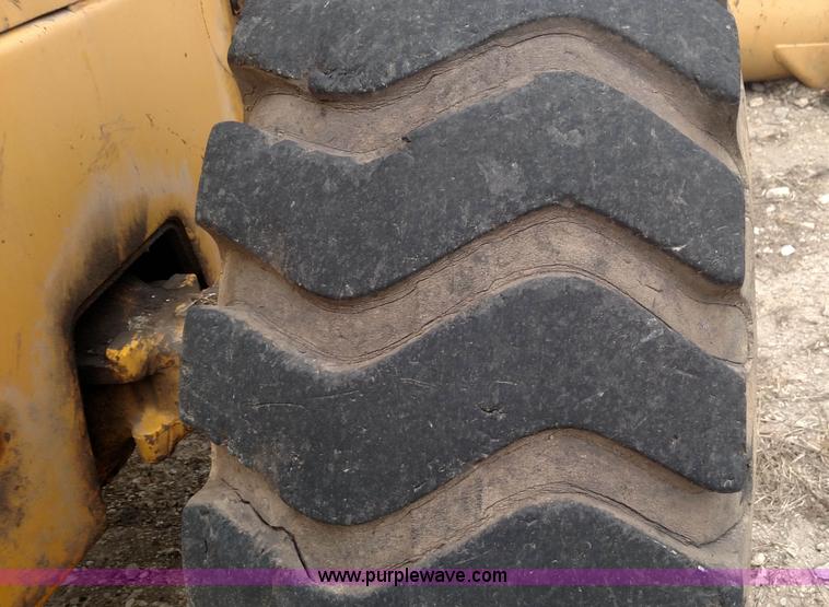 image for item L6010 1983 John Deere 644C wheel loader