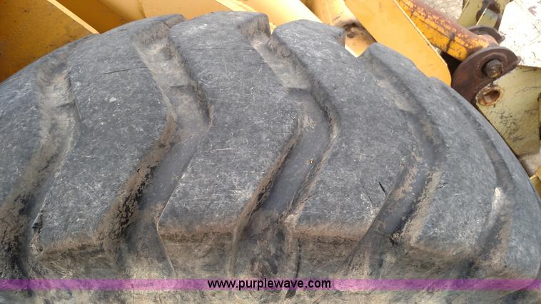 image for item L6010 1983 John Deere 644C wheel loader