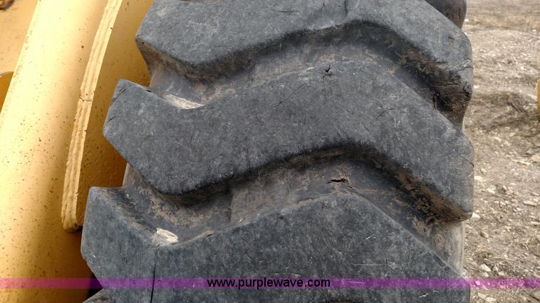 image for item L6010 1983 John Deere 644C wheel loader