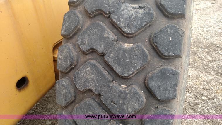 image for item L6010 1983 John Deere 644C wheel loader