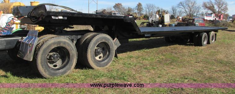 image for item N9302 1975 Landall drop deck trailer