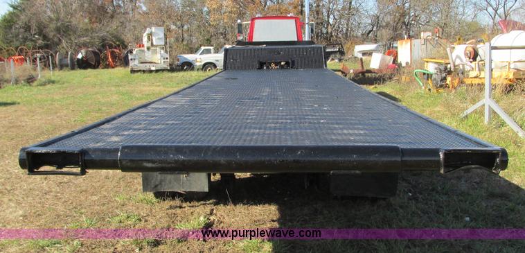 image for item N9302 1975 Landall drop deck trailer