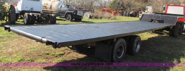 image for item N9302 1975 Landall drop deck trailer