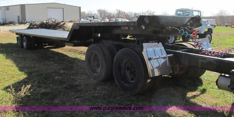 image for item N9302 1975 Landall drop deck trailer