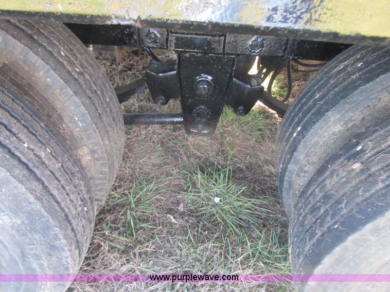 image for item N9302 1975 Landall drop deck trailer