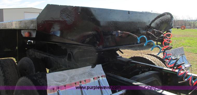 image for item N9302 1975 Landall drop deck trailer