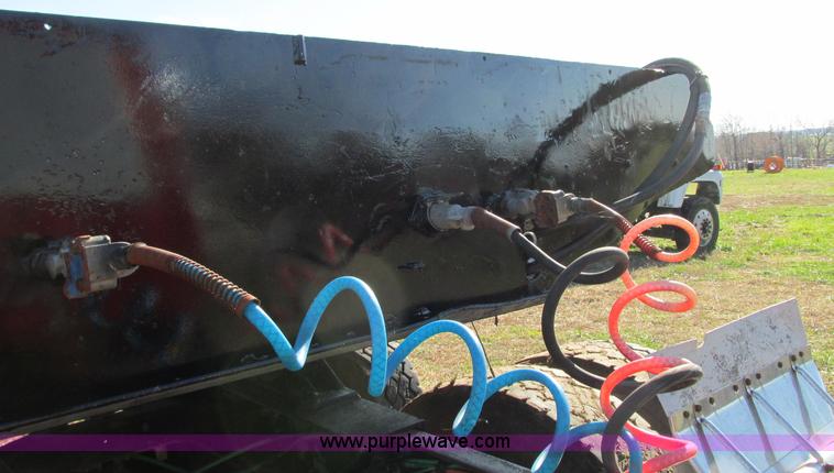 image for item N9302 1975 Landall drop deck trailer