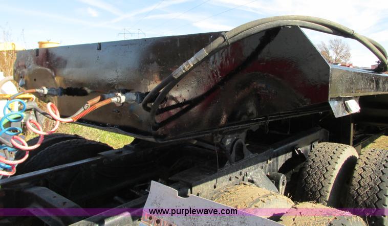 image for item N9302 1975 Landall drop deck trailer