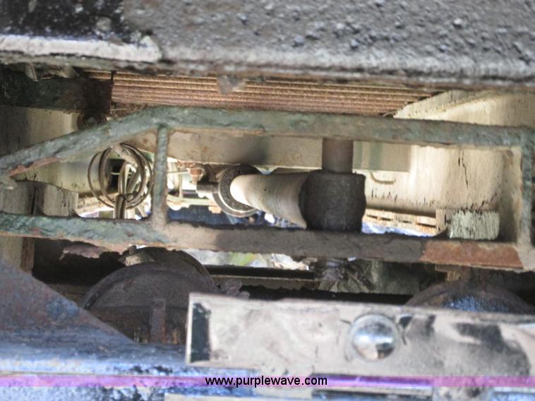 image for item N9302 1975 Landall drop deck trailer