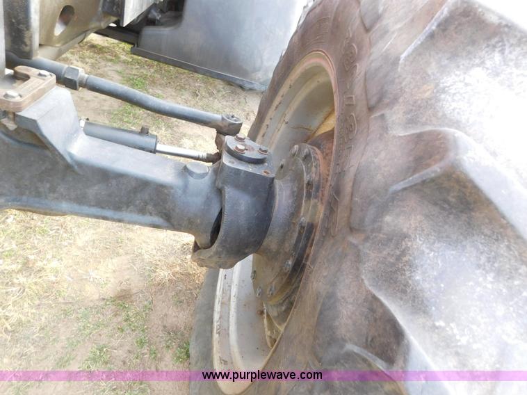 image for item AW9327 1998 Case IH MX240 MFWD tractor